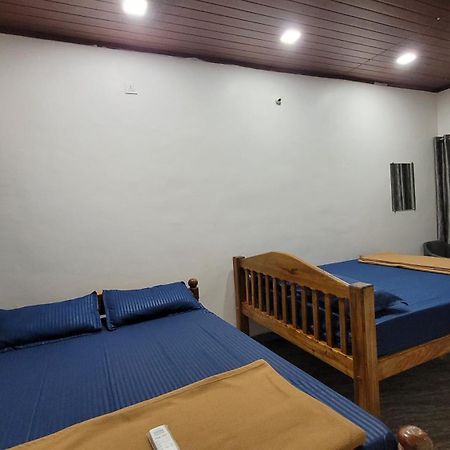 فندق Golden Bright جوكارنا المظهر الخارجي الصورة
