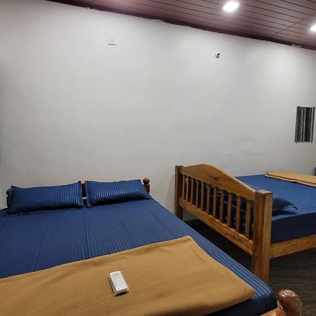 فندق Golden Bright جوكارنا المظهر الخارجي الصورة